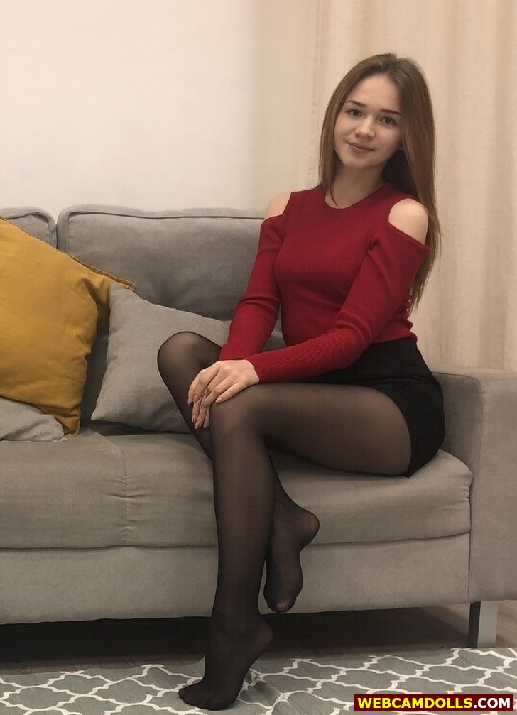 Auburn Teen Girl wearing Red Woollen Sweater and Black Tights on Web Camdolls